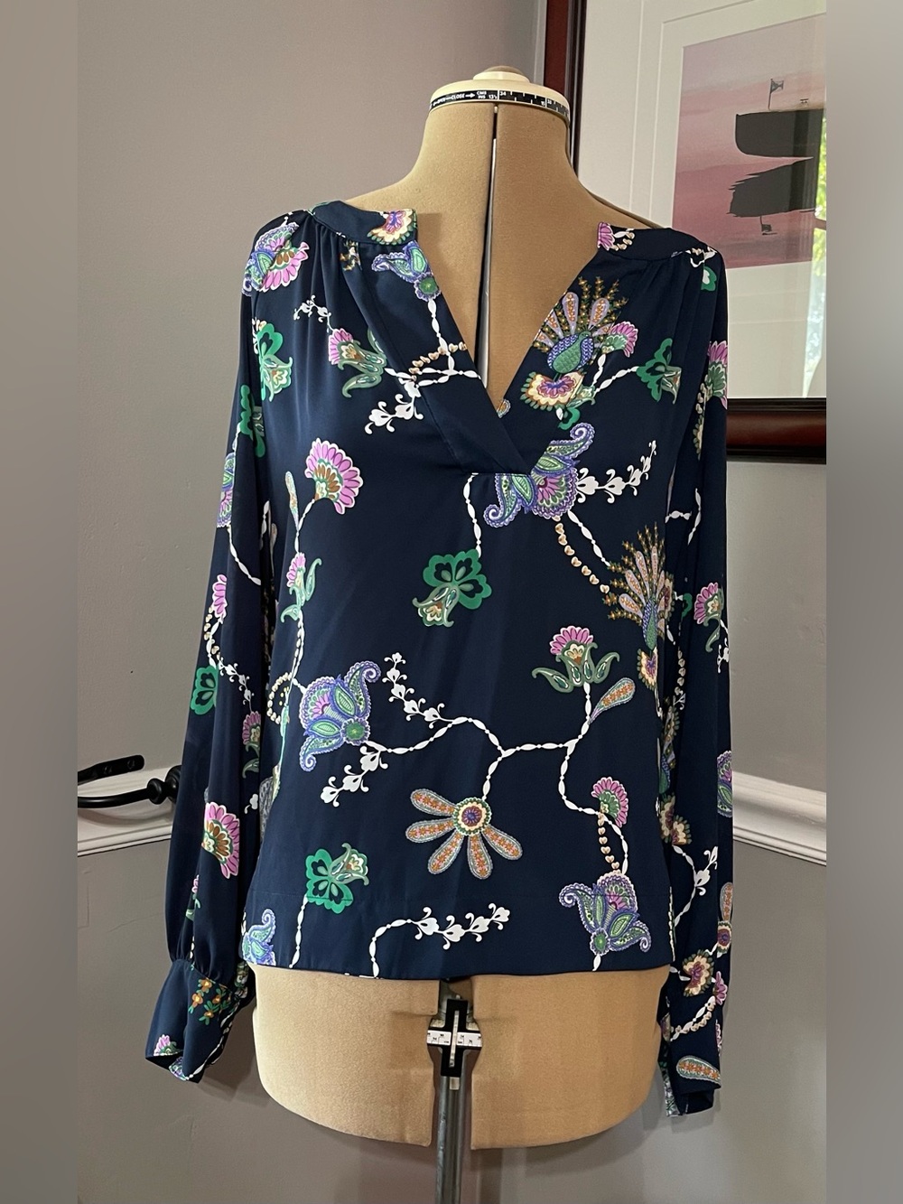 LOFT sz XL Floral V-Neck Long Sleeve Top - Navy